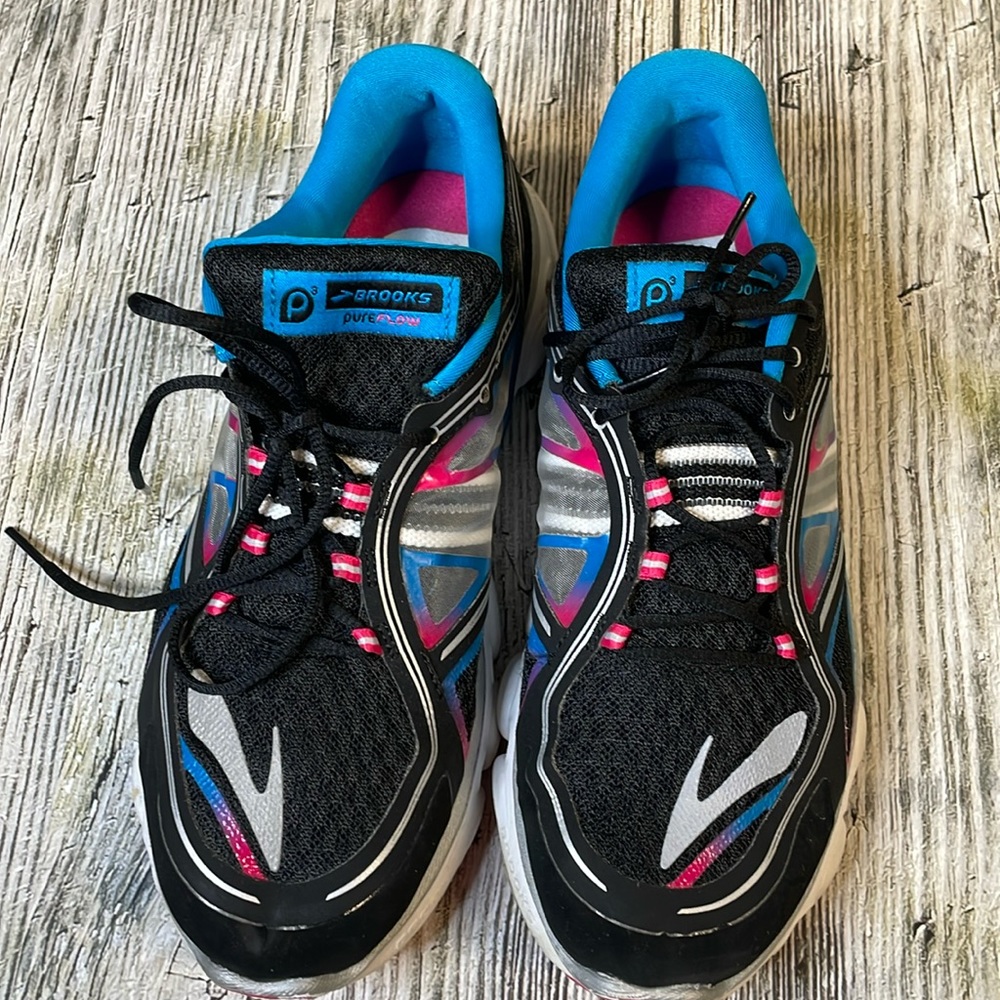Brooks Sneakers